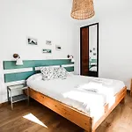Latas Surf Inn