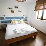Inn Latas Surf Loredo